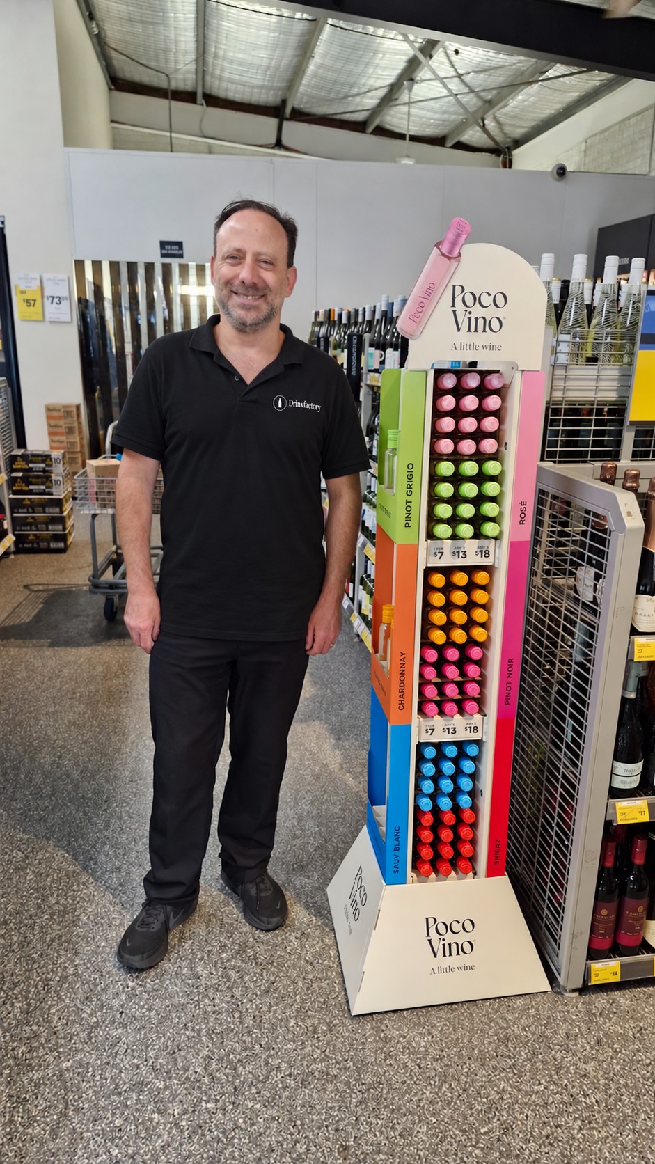 Drinxfactory team member in store